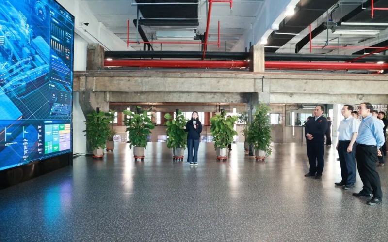 天津市政協(xié)黨組成員趙海山、副主席李劍萍一行到榮程集團(tuán)參觀(guān)調(diào)研