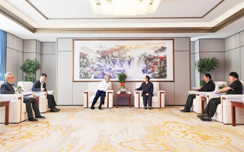 國網(wǎng)天津市電力公司董事長、黨委書記郭銘群深入榮程集團走訪調(diào)研